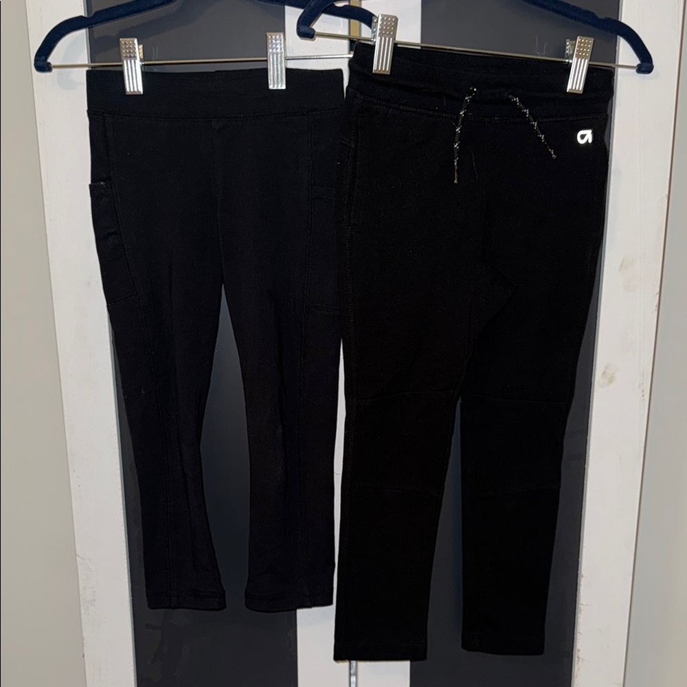 Bundle of 2 Black Athletic Leggings Gap 4T & Carter’s 5T